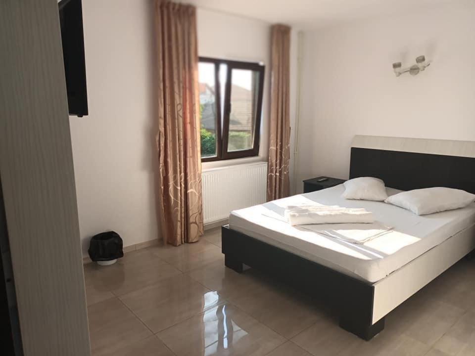 מלון Două Mai Vila Maranca מראה חיצוני תמונה